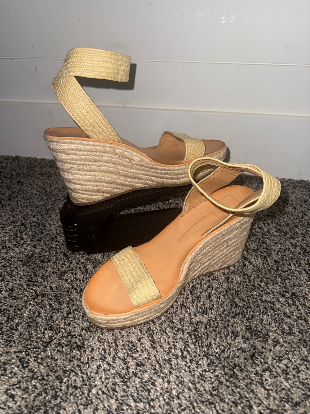 Dolce Vita Women’s Size 9 Natural Raffia Espadrille Wedge Sandals Beige